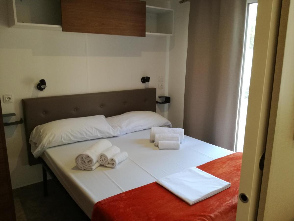 Mobile Home,1077385453:JPEG