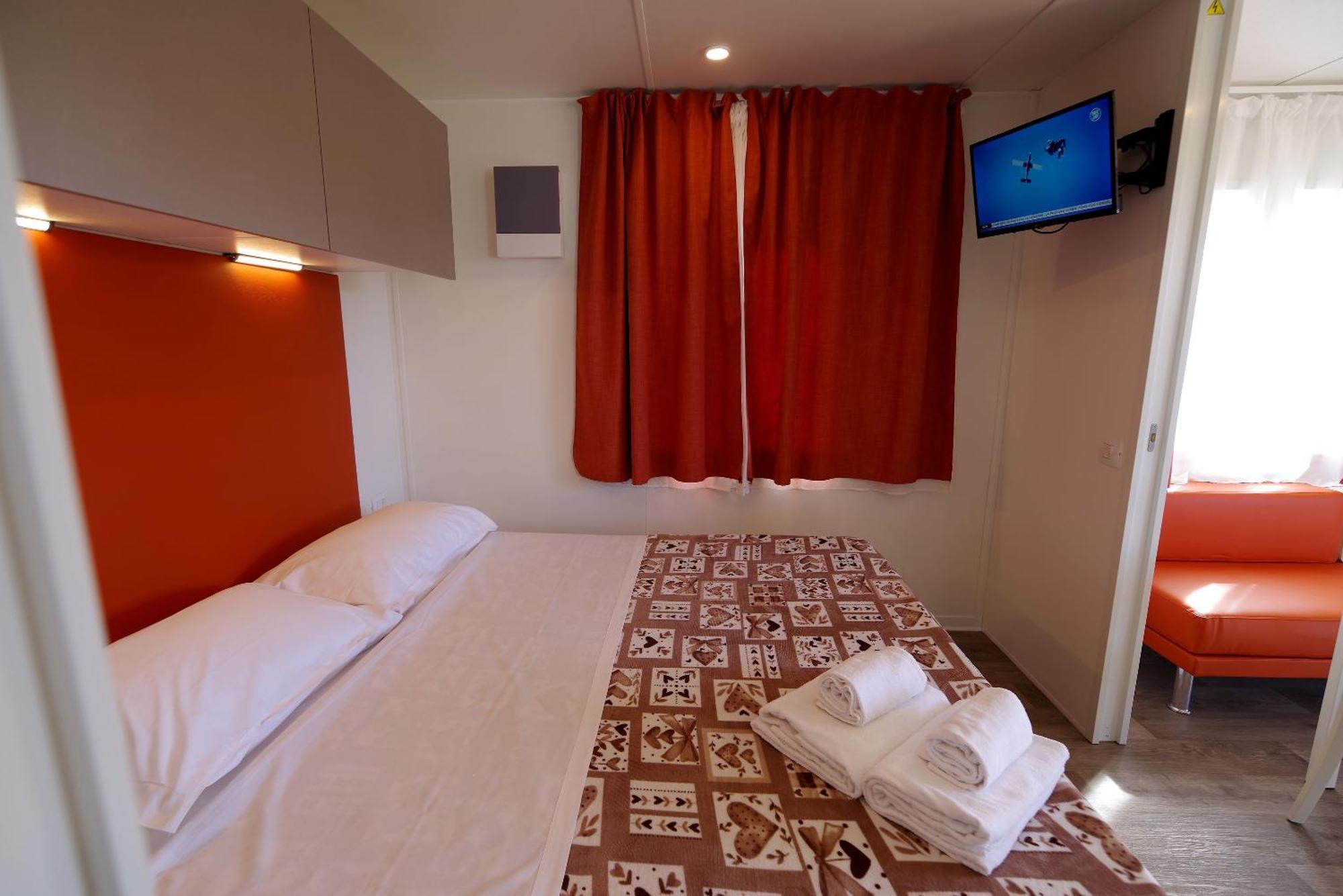 Deluxe Room,1567093145:JPEG