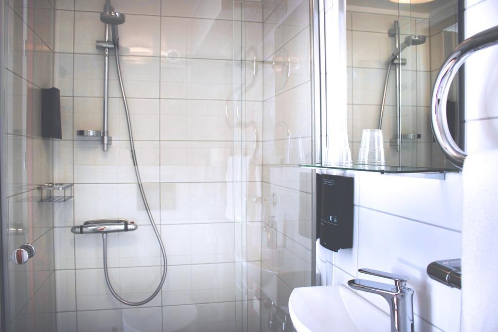 Standard Double Cabin with Private Bathroom - Sea Views