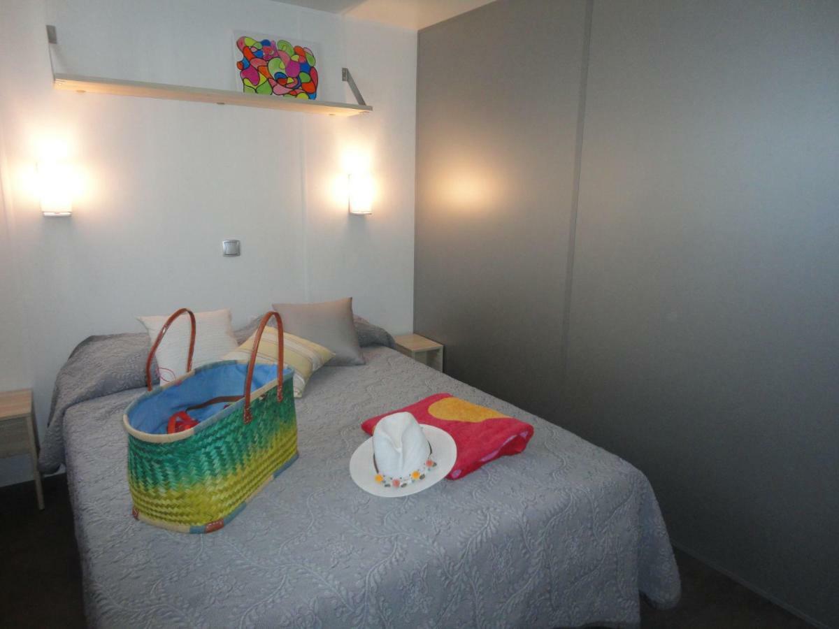 Two-Bedroom Mobile Home,862921049:JPEG