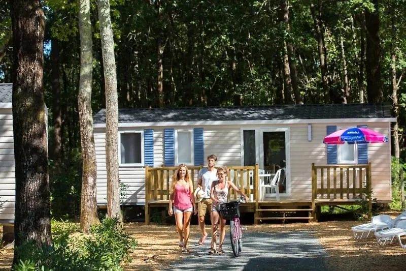Camping Officiel Siblu Domaine de Soulac-1