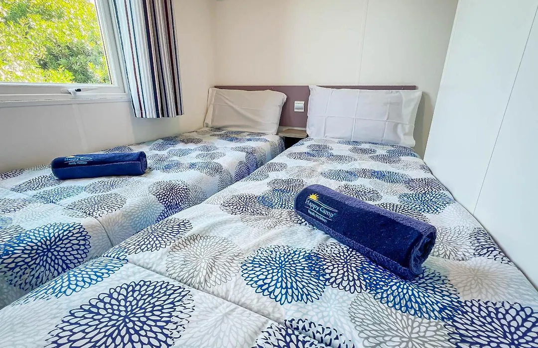 Happy Camp mobile homes in BalatonTourist Füred Camping&Bungalows-1