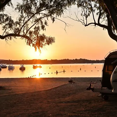 Camping Les Ilots D'Or-2