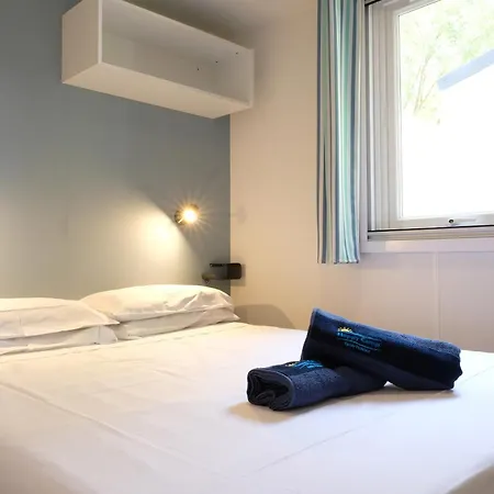 Happy Camp mobile homes in Camping Village La Masseria-3