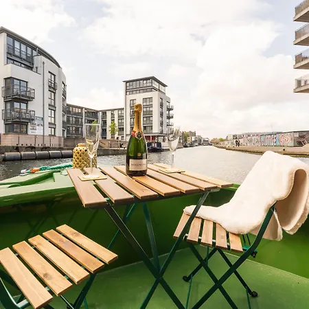 Edinburgh - Houseboats-3