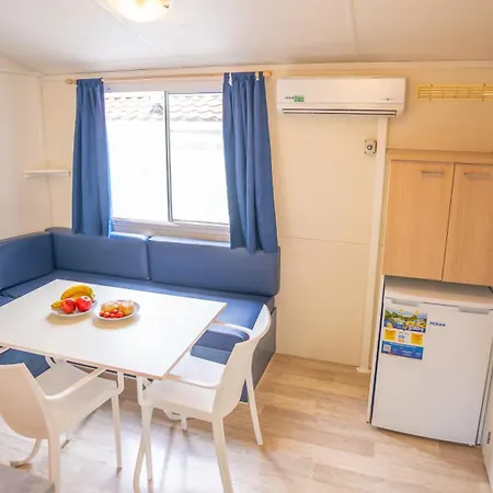 Happy Camp Mobile Homes In Balatontourist Fuered Camping & Bungalows-2