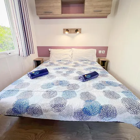Happy Camp mobile homes in BalatonTourist Füred Camping&Bungalows-2