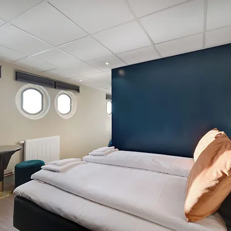 Mälardrottningen Yacht Hotel-2