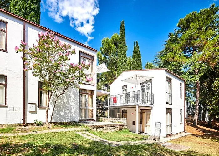 Hotel nahe College: Apartments Astra