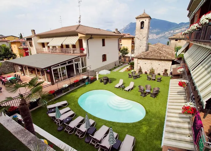 Hotel con tennis: Albergo Casa Este