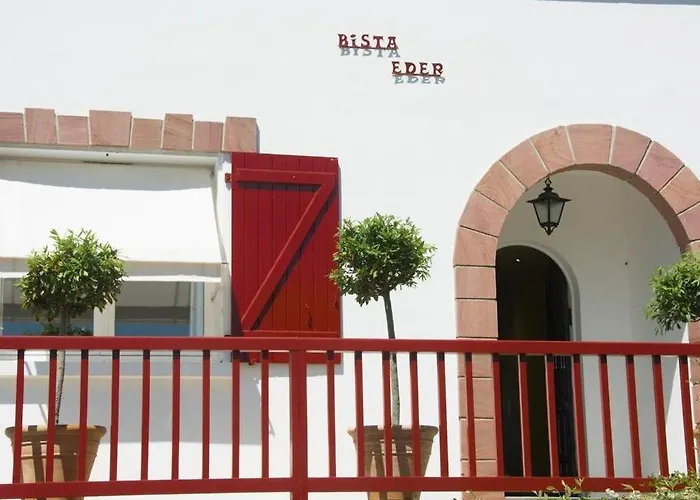 Resort: Maison Bista Eder