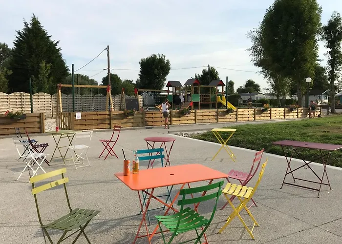 Camping La Garenne De Moncourt