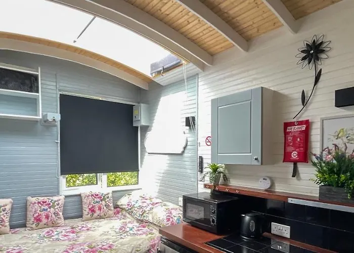Shepherds hut Bath