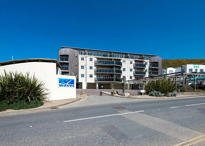 Pet Friendly hotel: Waves Apartments