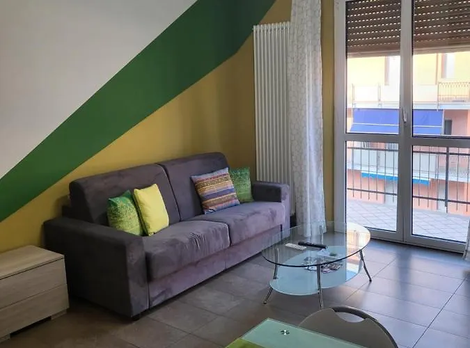  Albenga House