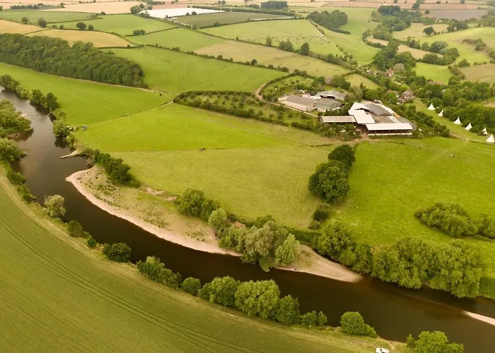 White House On Wye Glamping