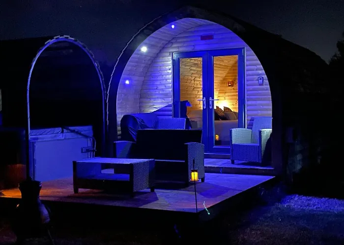 Little Meadow Pods With Hot Tub Hotel York