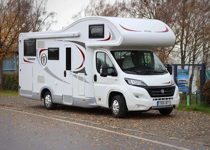 Lakoauto Berles Luxus Negy Kereken