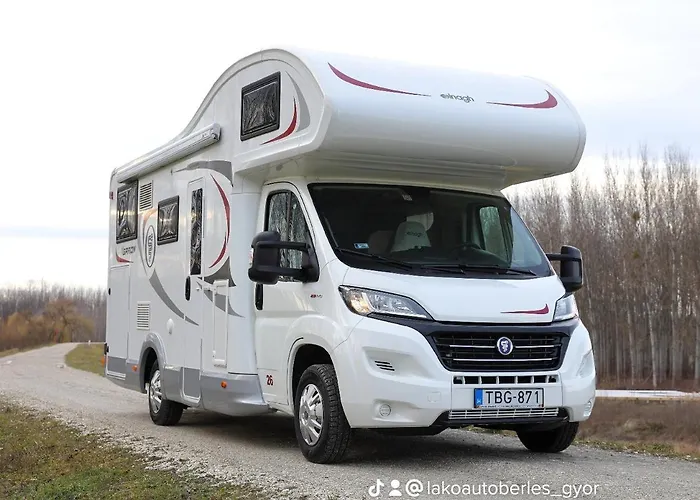 Lakoauto Berles Luxus Negy Kereken