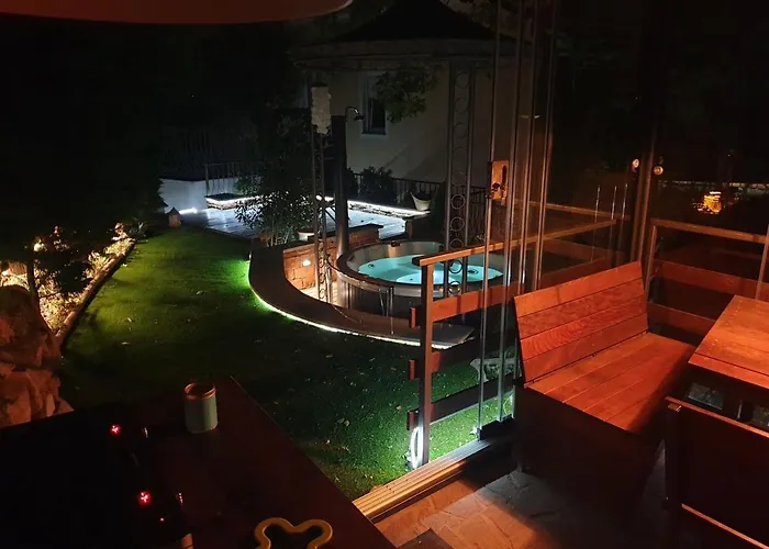 Lu Glamp