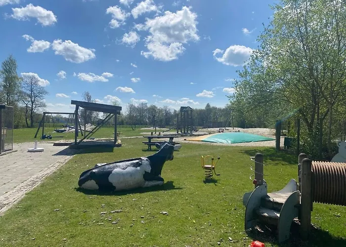 Pipowagens bij Pannenkoekenrestaurant&Camping De Koppenjan 'Een uniek verblijf met kinderspeelboerderij'
