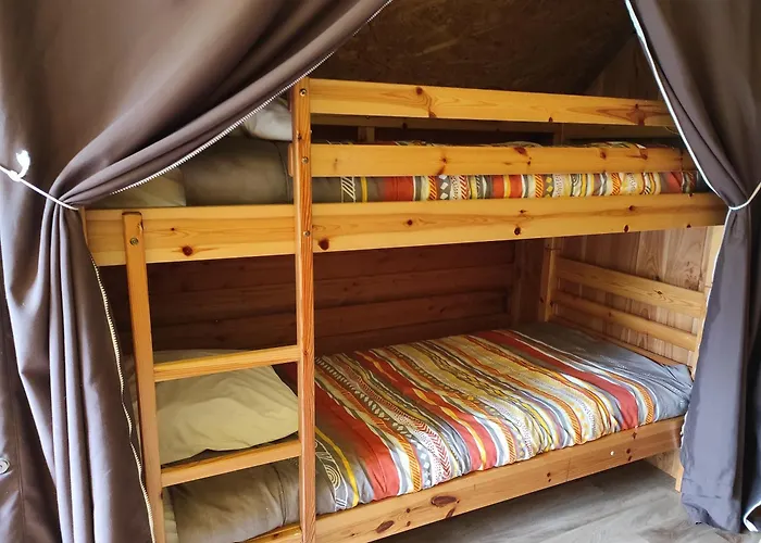 Camping le Rouge Gorge **** 10' Puy du Fou