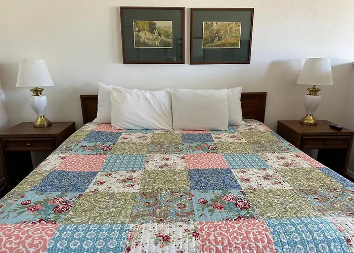 Windcrest Inn And Suites