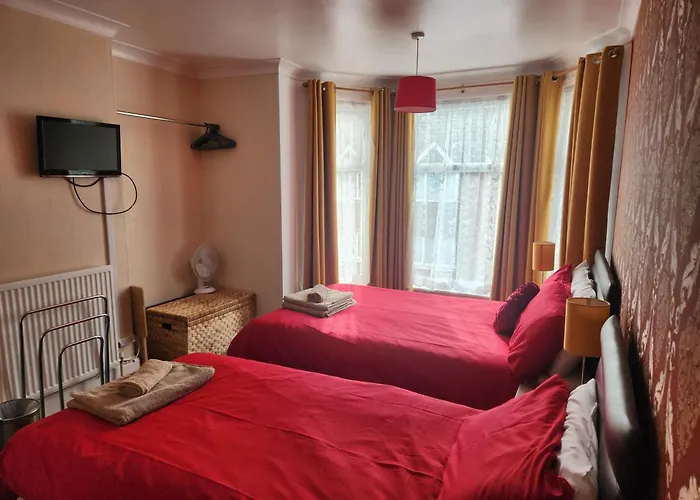 Oyo Twins Palms Guest House