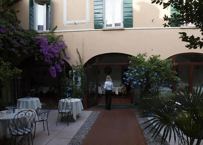 Günstiges Hotel: Hotel San Filis