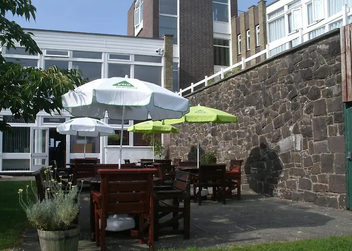 Hotel near College: Yha Conwy