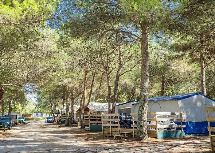 Familienhotel: Easyatent Bungalow Tent Bijela Uvala