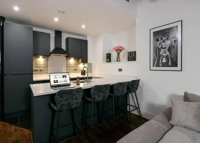 Cavern By The Heim Residences