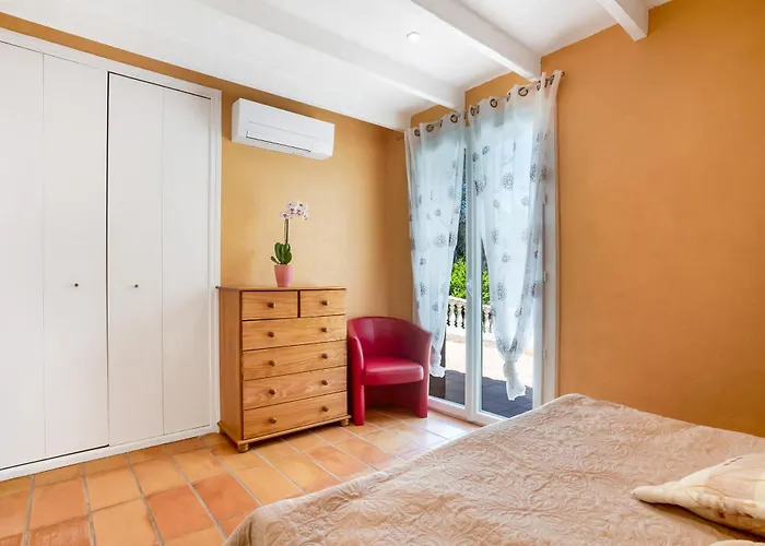 Hôtel accueillant les animaux: Maison - La Lieutenante