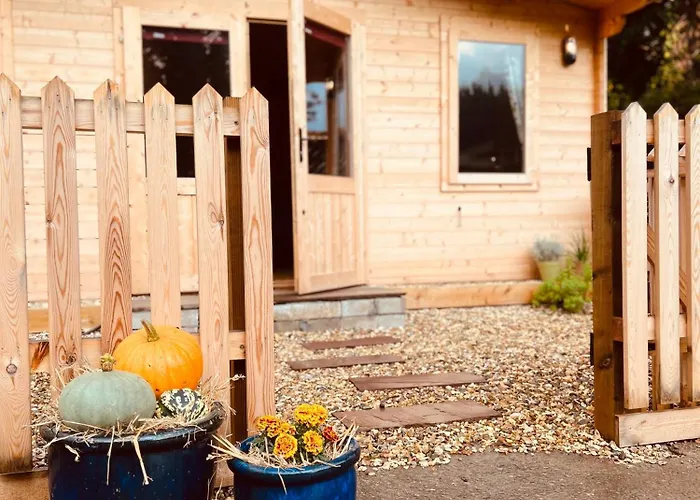 Oak Tree Cabin