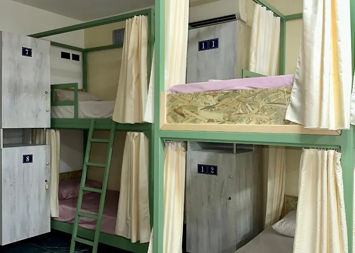 Canarin Hostel