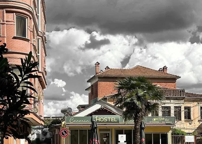 Canarin Hostel