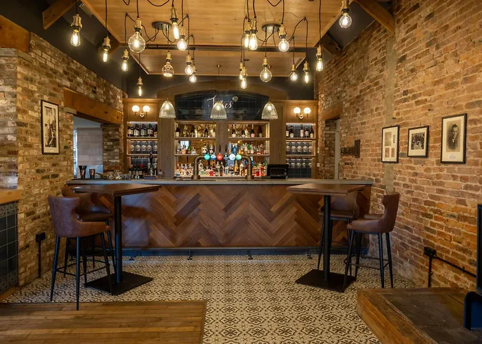 Hotel with Tennis: Sandburn Hall