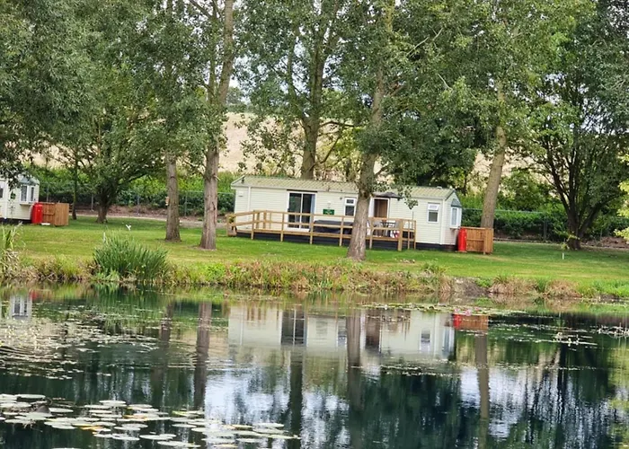 The Fox - Free Fishing, Pets Welcome - Static Caravan In Clare, Suffolk