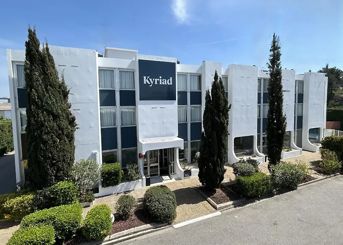  Kyriad Martigues Sud