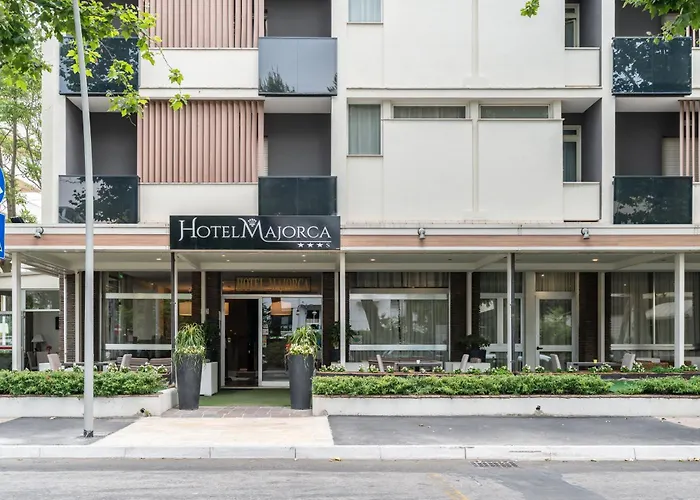 Hotel Majorca Sul Mare In Centro A Riccione Con Area Fitness