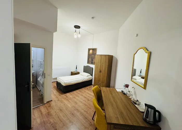 Hr Rooms