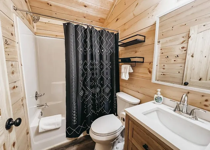 Cabin #9 One Bedroom With Kitchenette