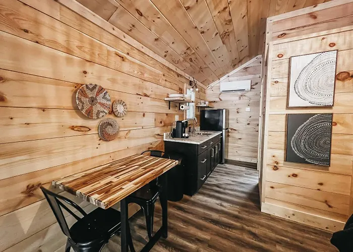 Cabin #4 Studio With Kitchenette