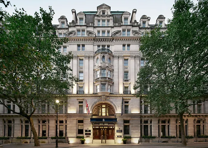 Club Quarters Hotel Trafalgar Square, London