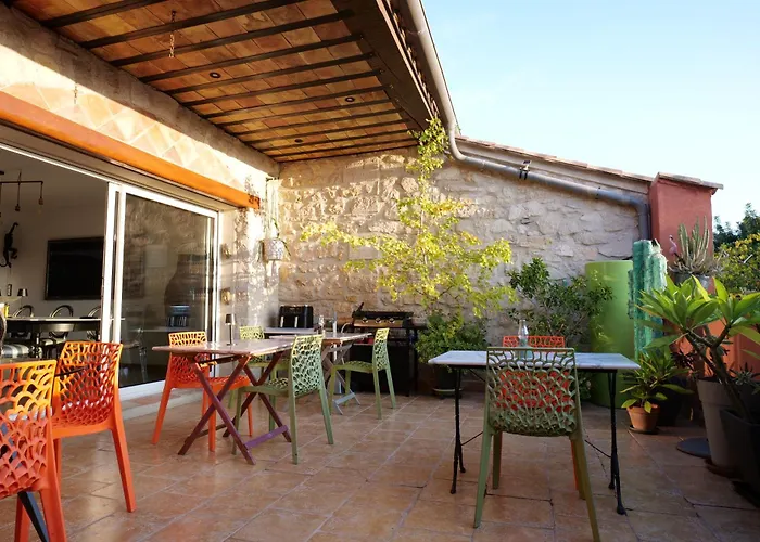 VILLA ARTEMIA Maison vigneronne - chambre d hôtes-B&B-piscine et spa