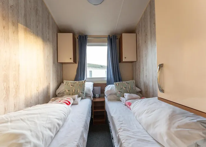 Captain'S Quarters B67