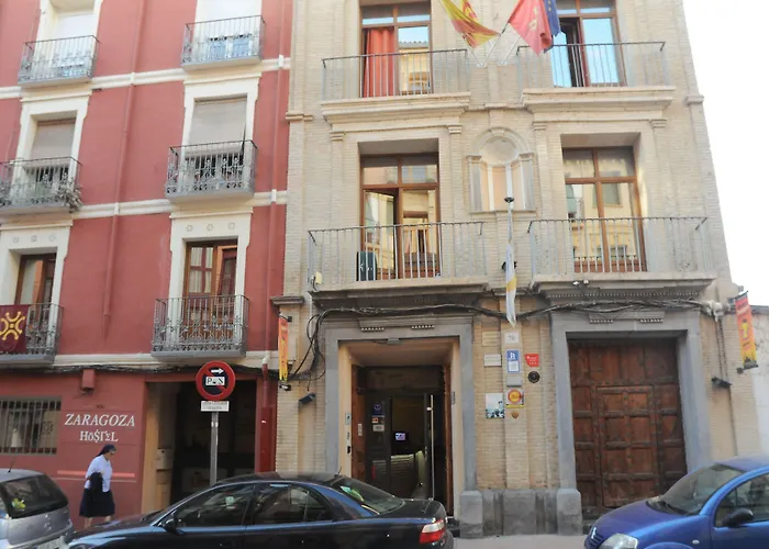 Be Zaragoza Hostel