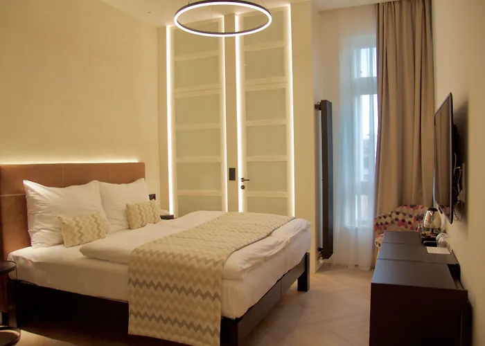 Family Hotel: Chevron Hotel