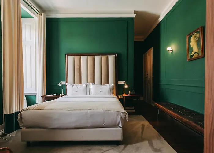 Luxury hotel only: Torel Palace Lisbon