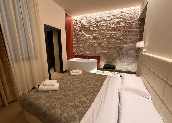  Arena Luxury